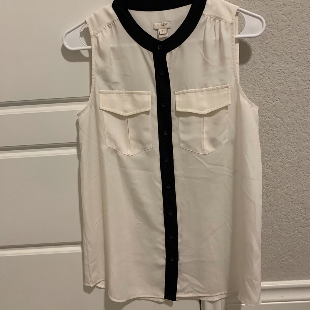 Women’s button down tank top